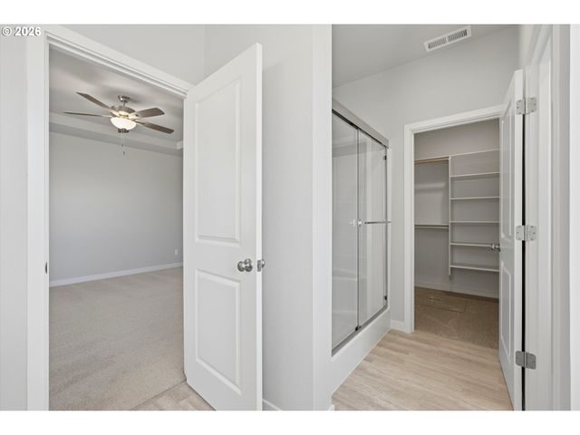 562 E Wilson St, Carlton, OR 97111