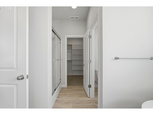 562 E Wilson St, Carlton, OR 97111