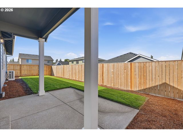 562 E Wilson St, Carlton, OR 97111