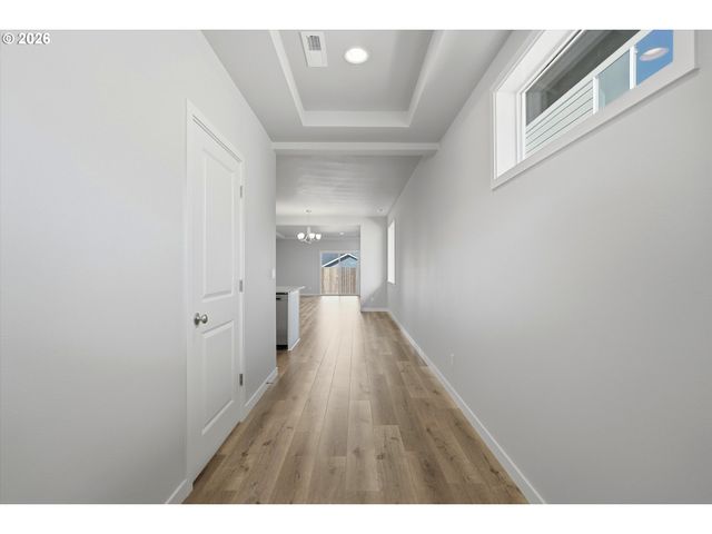 562 E Wilson St, Carlton, OR 97111