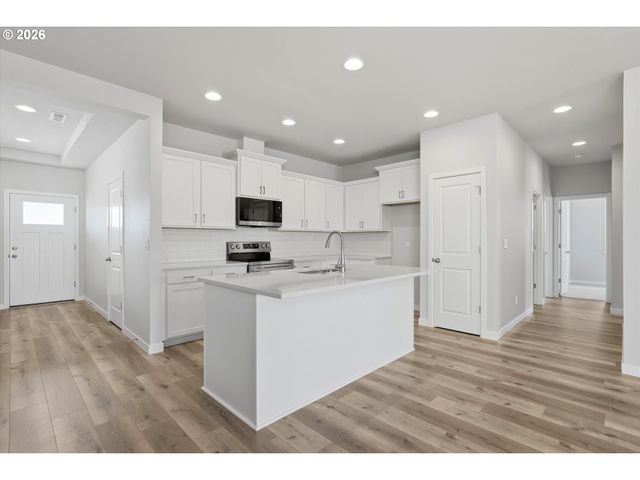 562 E Wilson St, Carlton, OR 97111