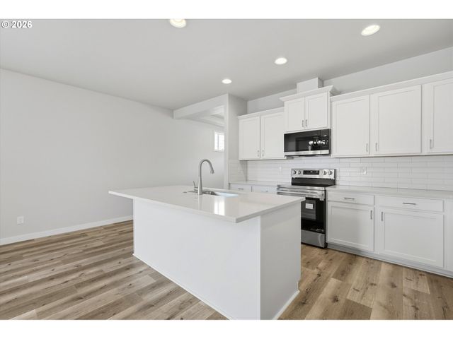 562 E Wilson St, Carlton, OR 97111