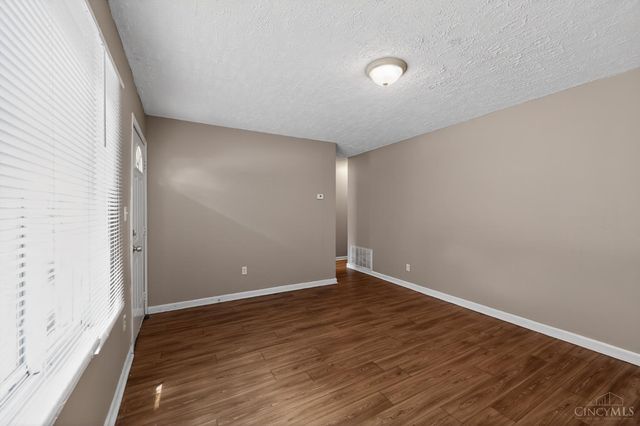 3206 Niagara, Cincinnati, OH 45251