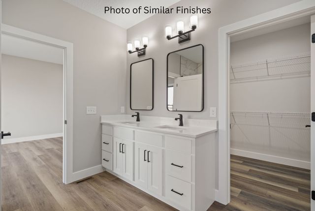 11 Viola Drive, Le Claire, IA 52753