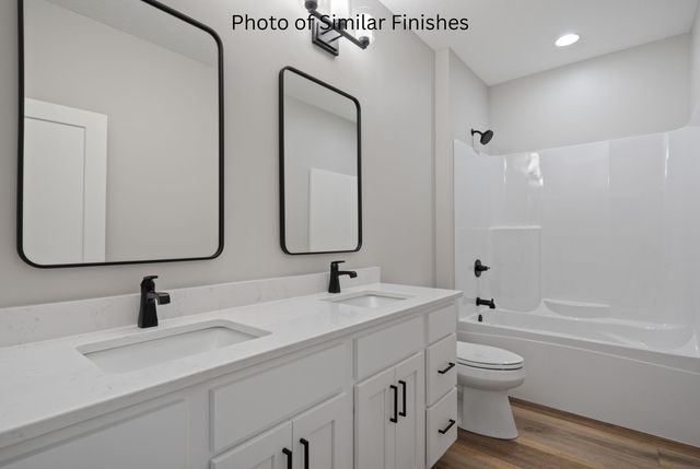 11 Viola Drive, Le Claire, IA 52753