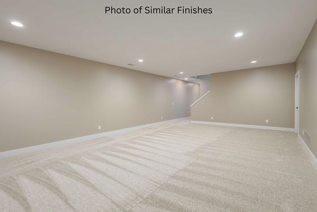 11 Viola Drive, Le Claire, IA 52753