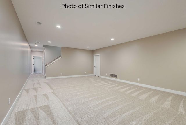 11 Viola Drive, Le Claire, IA 52753