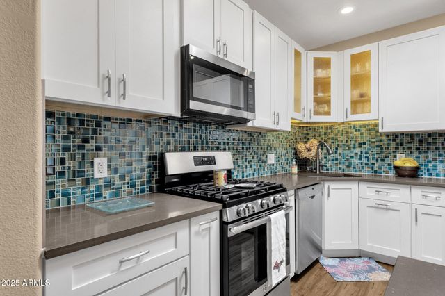 3221 N 37TH Street 10, Phoenix, AZ 85018