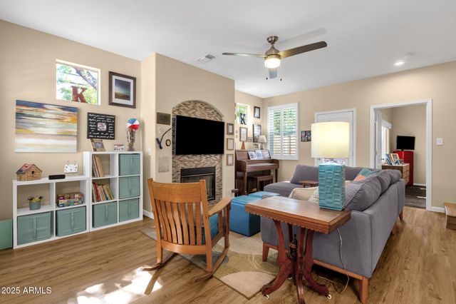 3221 N 37TH Street 10, Phoenix, AZ 85018