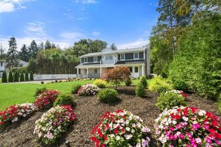 3 Aron Drive, Woodbury, NY 11797