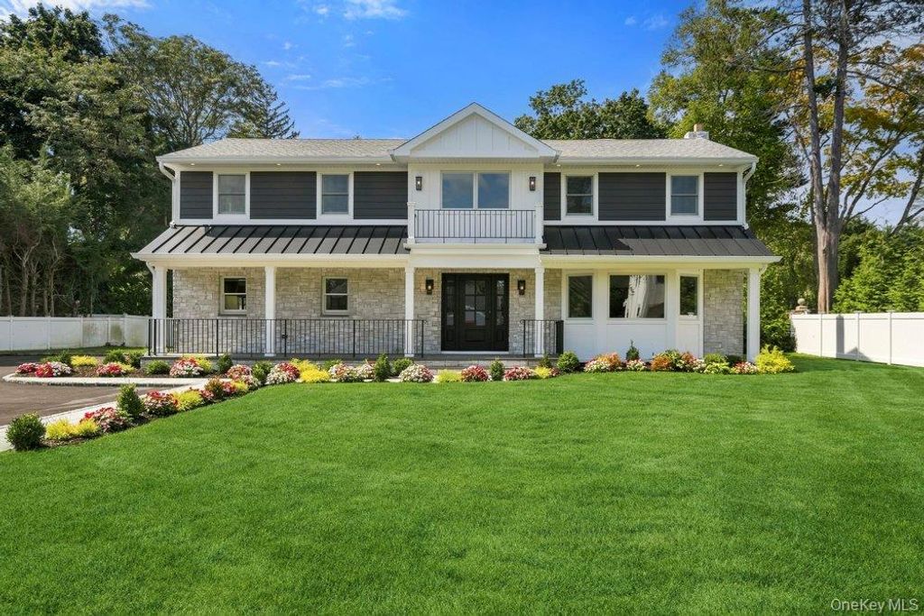 3 Aron Drive, Woodbury, NY 11797 — photo 2