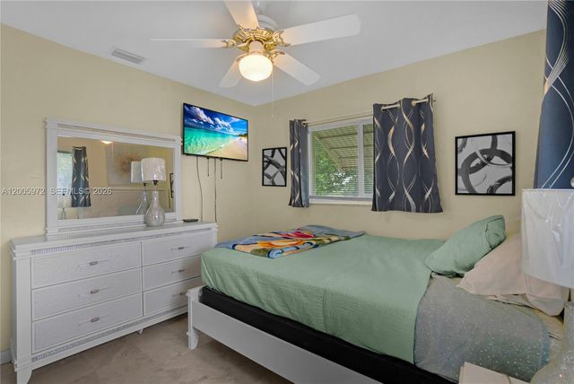 410 SW Natura Ave, Deerfield Beach, FL 33441
