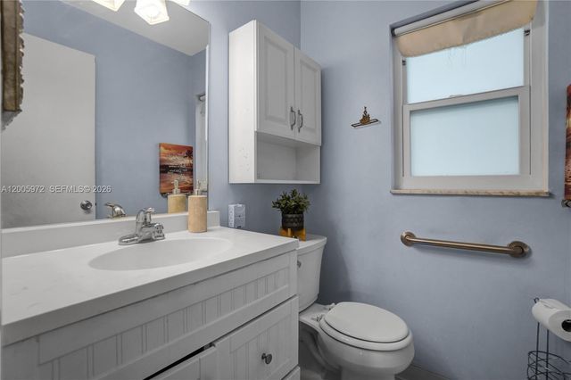 410 SW Natura Ave, Deerfield Beach, FL 33441