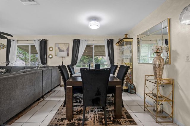 410 SW Natura Ave, Deerfield Beach, FL 33441
