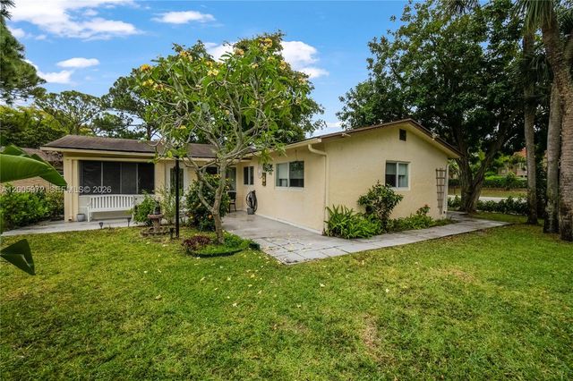 410 SW Natura Ave, Deerfield Beach, FL 33441