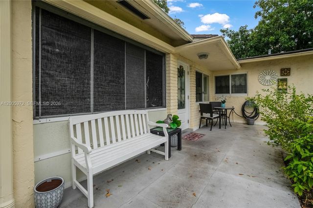 410 SW Natura Ave, Deerfield Beach, FL 33441