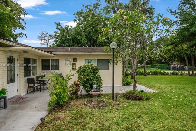 410 SW Natura Ave, Deerfield Beach, FL 33441