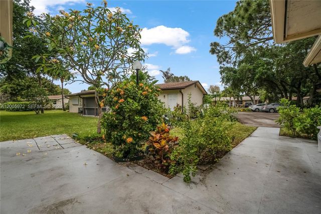 410 SW Natura Ave, Deerfield Beach, FL 33441