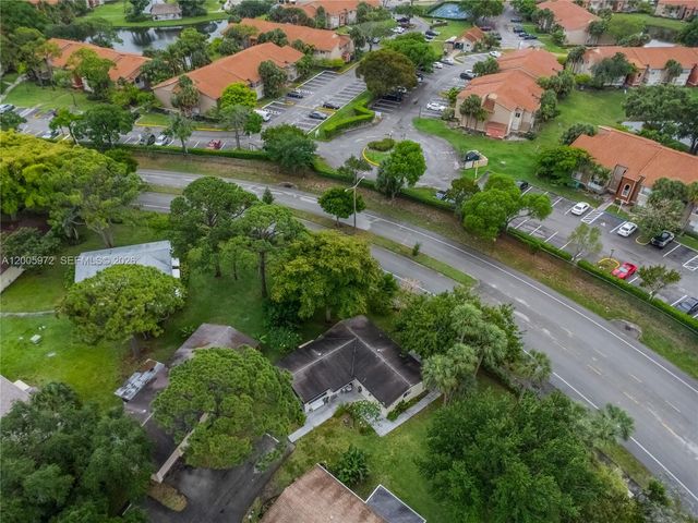 410 SW Natura Ave, Deerfield Beach, FL 33441
