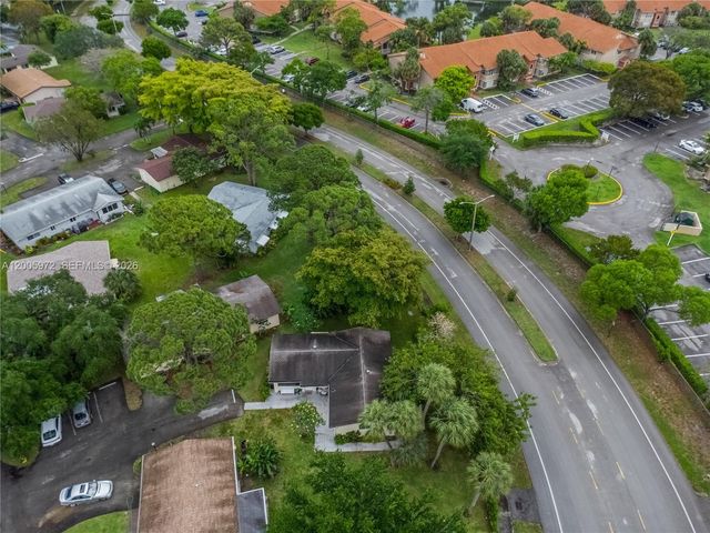 410 SW Natura Ave, Deerfield Beach, FL 33441