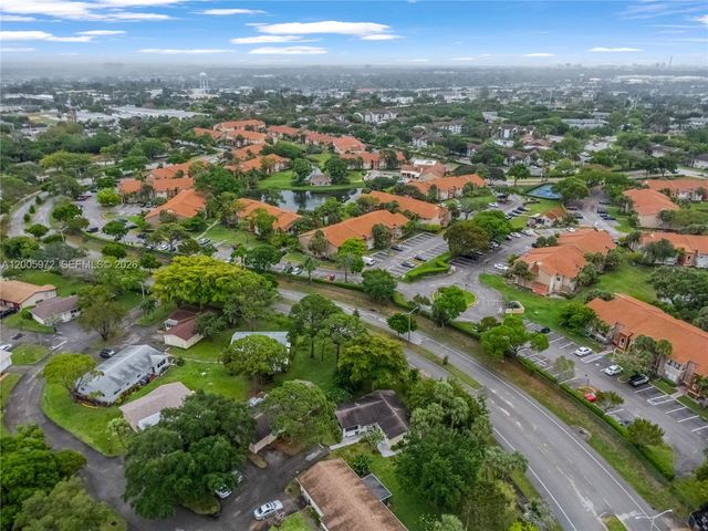 410 SW Natura Ave, Deerfield Beach, FL 33441