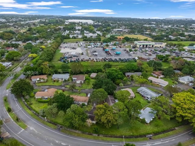 410 SW Natura Ave, Deerfield Beach, FL 33441