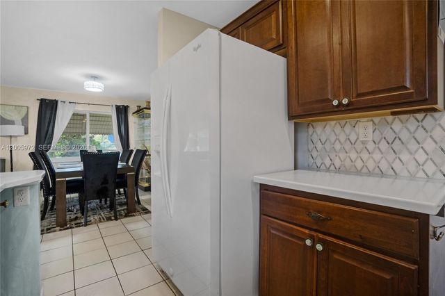 410 SW Natura Ave, Deerfield Beach, FL 33441