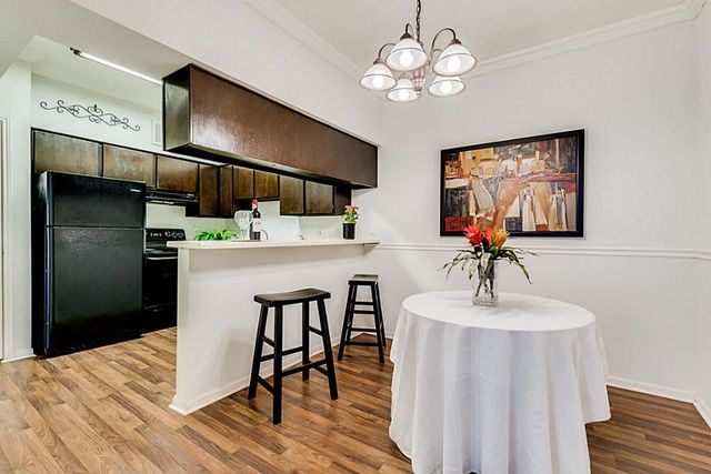 2100 Tanglewilde Street 296, Houston, TX 77063