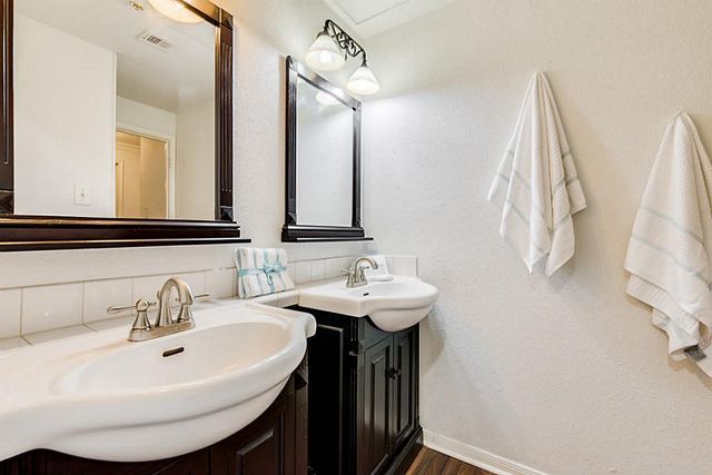 2100 Tanglewilde Street 296, Houston, TX 77063