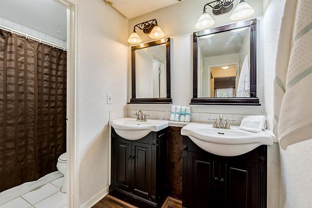 2100 Tanglewilde Street 296, Houston, TX 77063