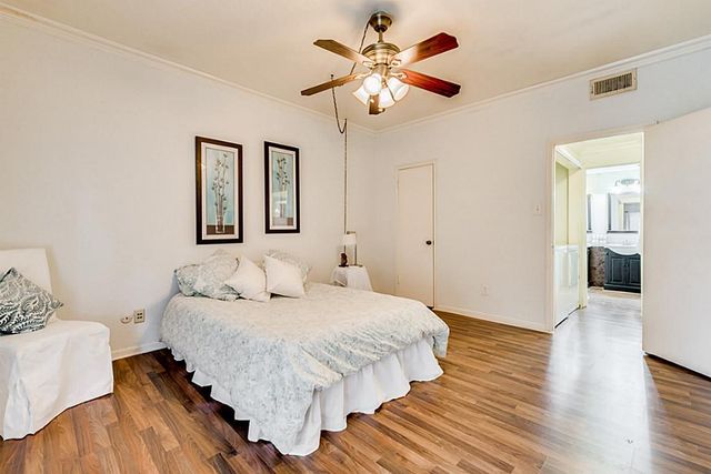 2100 Tanglewilde Street 296, Houston, TX 77063