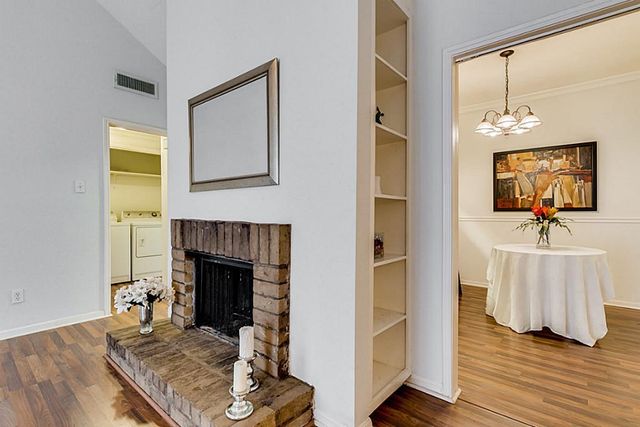 2100 Tanglewilde Street 296, Houston, TX 77063