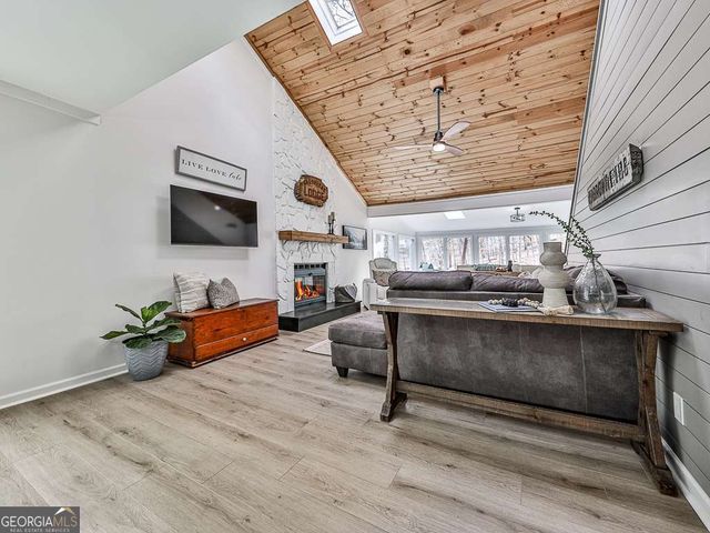 114 Narrows Loop, Waleska, GA 30183