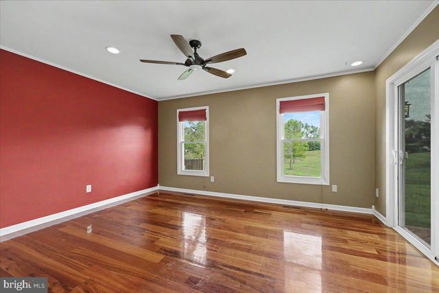 105 ABBEY DR, Royersford, PA 19468