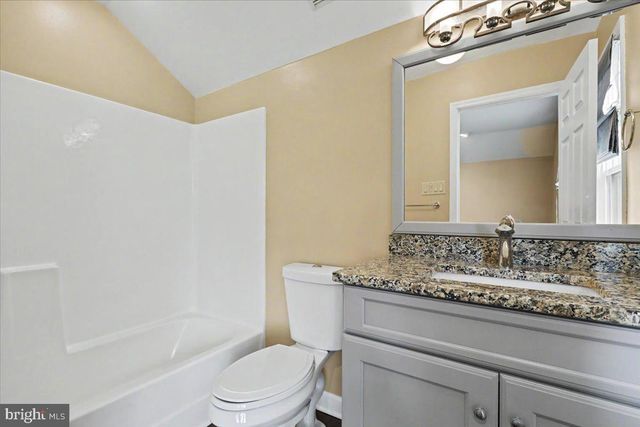 105 ABBEY DR, Royersford, PA 19468