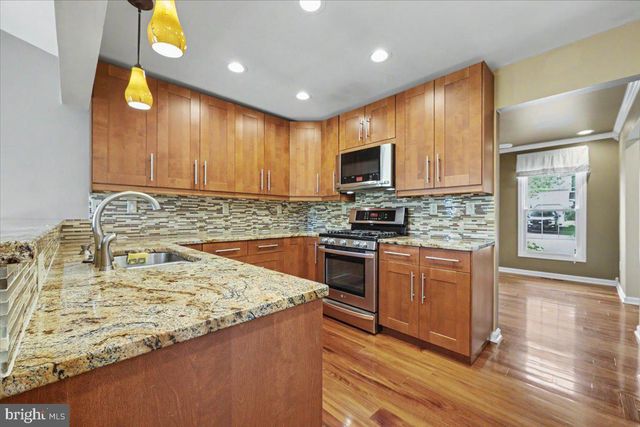 105 ABBEY DR, Royersford, PA 19468