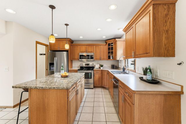 16267 Griffon Trail, Lakeville, MN 55044