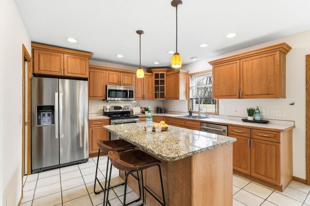 16267 Griffon Trail, Lakeville, MN 55044