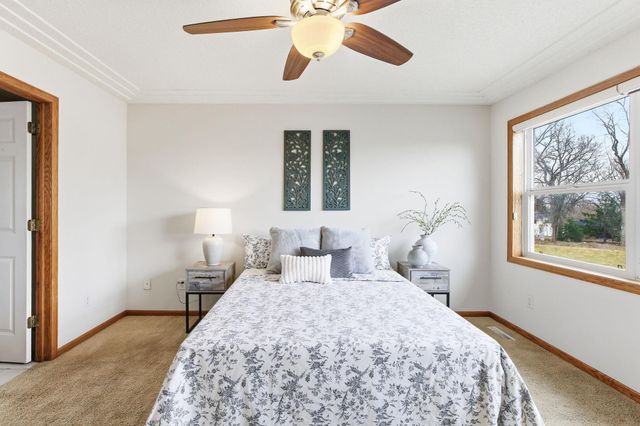 16267 Griffon Trail, Lakeville, MN 55044