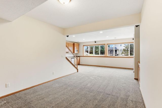 16267 Griffon Trail, Lakeville, MN 55044