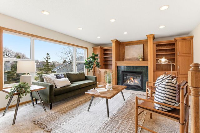 16267 Griffon Trail, Lakeville, MN 55044