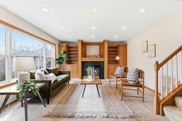 16267 Griffon Trail, Lakeville, MN 55044