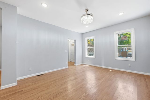 429 KENNEDY BLVD, Bayonne, NJ 07002