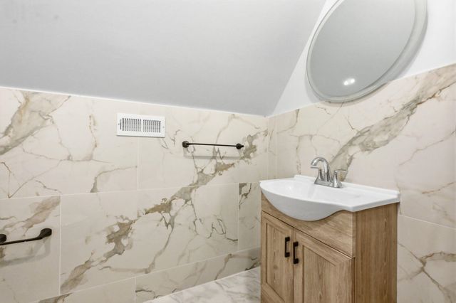 429 KENNEDY BLVD, Bayonne, NJ 07002