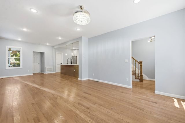 429 KENNEDY BLVD, Bayonne, NJ 07002