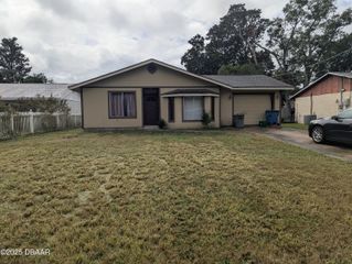 1906 W Blake Place SW, Daytona Beach, FL 32119