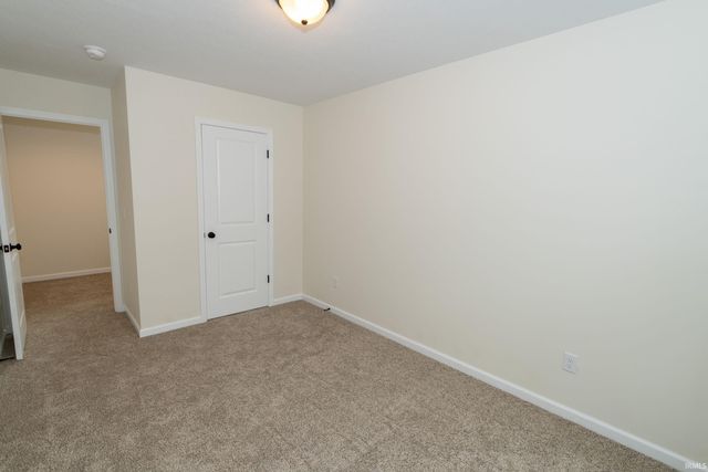 1107 Edwardsburg Ave, Elkhart, IN 46514