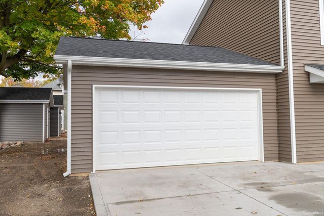 1107 Edwardsburg Ave, Elkhart, IN 46514