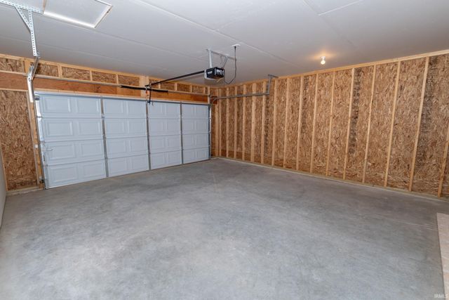 1107 Edwardsburg Ave, Elkhart, IN 46514