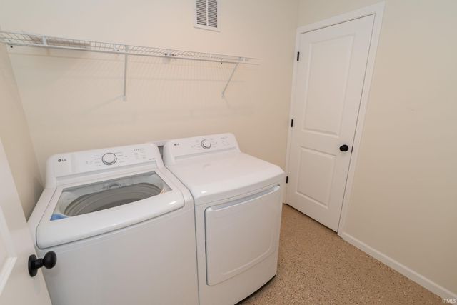 1107 Edwardsburg Ave, Elkhart, IN 46514